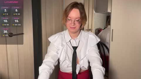 Snapshot of amanda_butlerr chatting on February 2026 05:43:01 PM Hi im Amanda online show from February 2026 05:43:01 PM