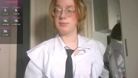 Snapshot of amanda_butlerr chatting on February 2026 12:12:01 PM Hi im Amanda online show from February 2026 12:12:01 PM