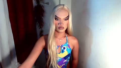 Amanda online show from October 2025 12:06:02 PM