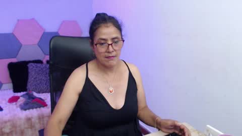 Snapshot of amandapeet chatting on November 2025 08:08:01 PM amandapeet online show from November 2025 08:08:01 PM