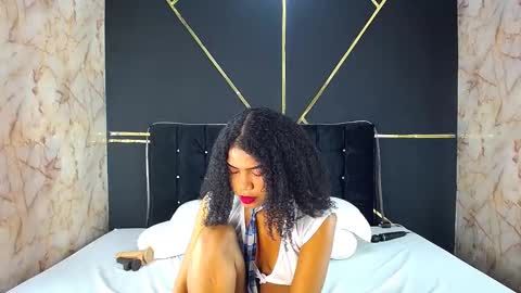 Snapshot of amandarobers chatting on January 2025 02:06:01 PM Amanda Robers online show from January 2025 02:06:01 PM