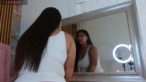 Snapshot of amara__hank chatting on November 2025 01:43:01 PM amara__hank online show from November 2025 01:43:01 PM