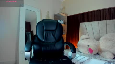 Snapshot of amara_brunet chatting on March 2026 01:05:02 PM amara_brunet online show from March 2026 01:05:02 PM