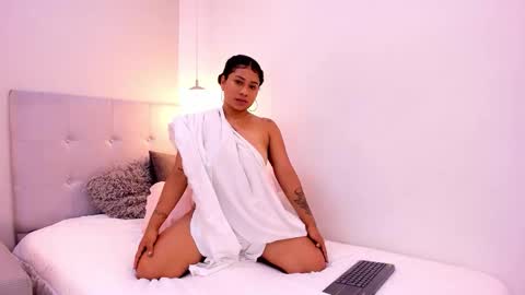 Amara Corin online show from February 2026 01:17:01 PM