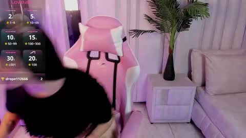 Snapshot of amara_lunee chatting on May 2026 05:46:01 AM AMARA online show from May 2026 05:46:01 AM