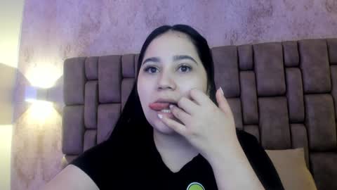 Snapshot of amaraevanss_ chatting on January 2025 12:24:01 PM Amara online show from January 2025 12:24:01 PM