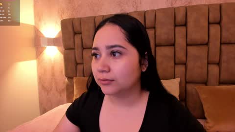 Snapshot of amaraevanss_ chatting on January 2025 12:18:01 PM Amara online show from January 2025 12:18:01 PM