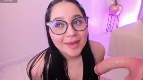 Snapshot of amaraevanss_ chatting on February 2025 06:33:01 PM Amara online show from February 2025 06:33:01 PM