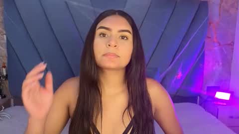 amarahanks_ online show from November 2025 11:55:02 AM