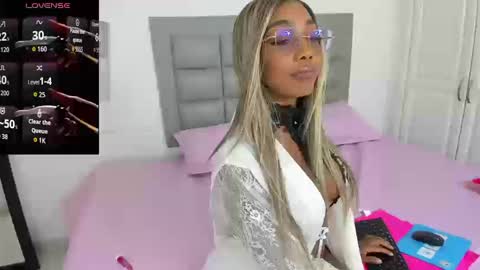 Snapshot of amaraluxe chatting on October 2025 02:01:02 AM amaraluxe online show from October 2025 02:01:02 AM