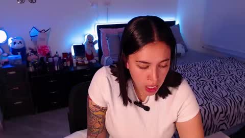 Mila  online show from February 2025 12:03:01 AM