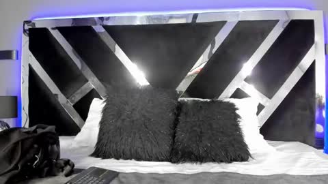 Emily online show from January 2025 11:20:02 AM