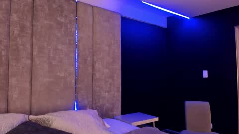 Emily online show from September 2025 11:21:01 AM