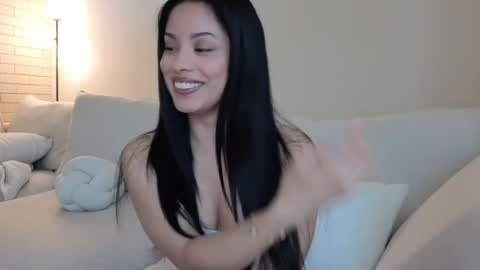 Snapshot of amaya_floress chatting on April 2026 12:51:02 PM amaya_floress online show from April 2026 12:51:02 PM