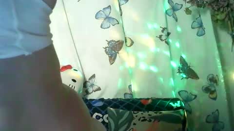 Snapshot of amazing_angel22 chatting on April 2026 03:09:01 PM amazing angel online show from April 2026 03:09:01 PM