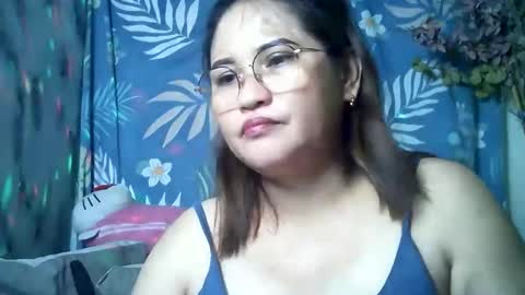 Snapshot of amazing_angel22 chatting on May 2026 11:43:02 PM amazing angel online show from May 2026 11:43:02 PM