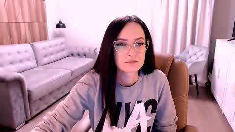 Izza online show from September 2025 11:04:02 AM