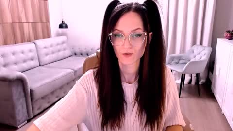 Izza online show from October 2025 10:16:01 AM