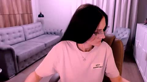 Snapshot of amazingeyes89 chatting on March 2026 03:18:01 PM Izza online show from March 2026 03:18:01 PM