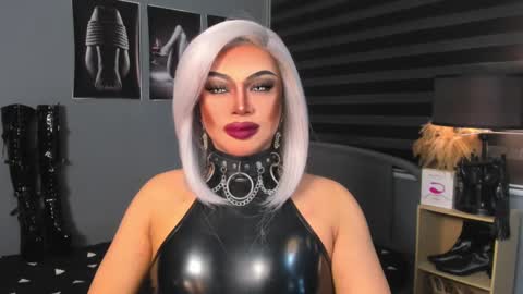 Snapshot of amazingfatcock_ts chatting on December 2024 10:17:02 AM MISS JAZMINE QUEEN OF HELLFIRE online show from December 2024 10:17:02 AM