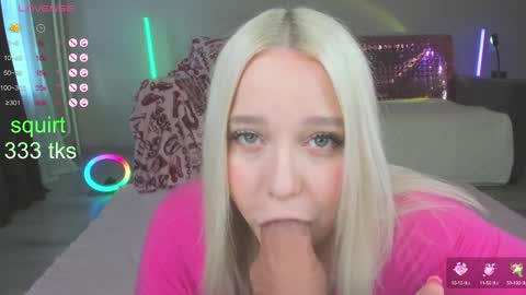 Snapshot of amazongirls chatting on January 2025 08:27:02 AM Im Mandy and I love to play in public and do crazy in PVT online show from January 2025 08:27:02 AM