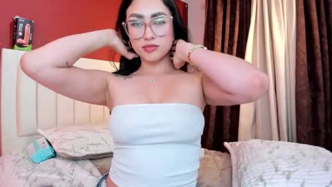 Snapshot of ambaar5 chatting on September 2025 01:53:01 AM Sara online show from September 2025 01:53:01 AM