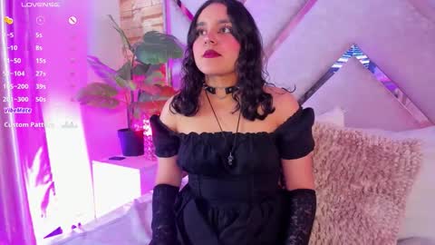   online show from December 2025 06:45:02 PM