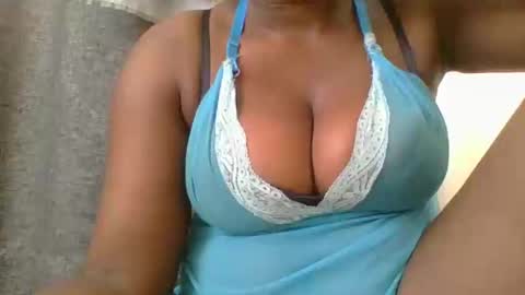 Mia online show from January 2025 12:15:02 PM