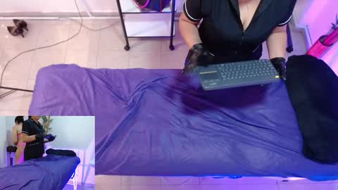 Ambar Jones online show from September 2025 12:52:01 PM