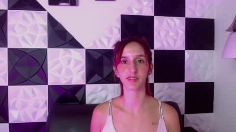 Snapshot of ambar_roux1 chatting on February 2025 06:27:02 PM ambar_roux1 online show from February 2025 06:27:02 PM