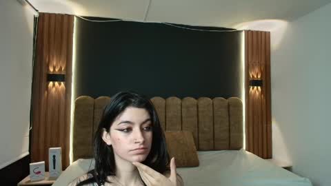 AMBAR LEE online show from April 2026 12:02:01 PM