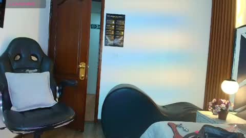Ambar Ross online show from April 2026 02:34:02 PM