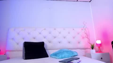  Amber  online show from September 2025 08:08:02 PM