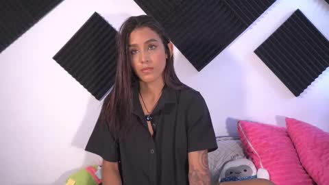 Amber online show from December 2025 08:35:01 PM