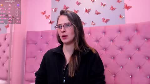 Snapshot of ambeerrwood_ chatting on September 2025 11:48:01 AM . Amber Wood . online show from September 2025 11:48:01 AM