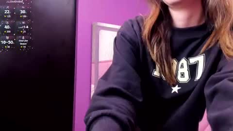 Snapshot of ambeerrwood_ chatting on October 2025 11:44:02 AM . Amber Wood . online show from October 2025 11:44:02 AM