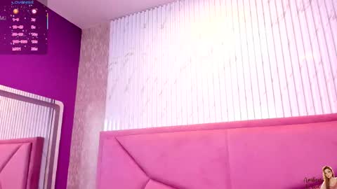 Snapshot of ambeerrwood_ chatting on December 2025 02:47:01 PM . Amber Wood . online show from December 2025 02:47:01 PM