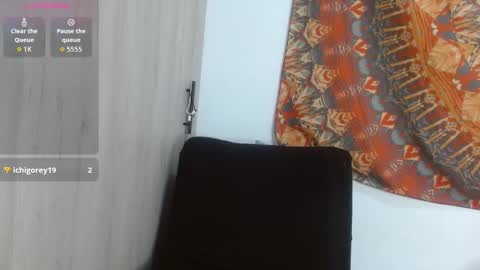 Snapshot of amber__muse chatting on November 2025 05:56:01 PM Amber online show from November 2025 05:56:01 PM