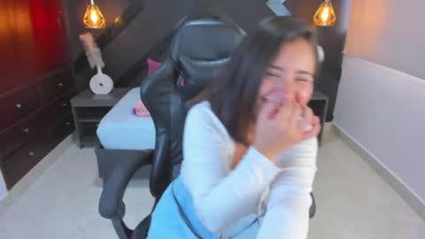 A M B E R online show from September 2025 12:28:02 PM