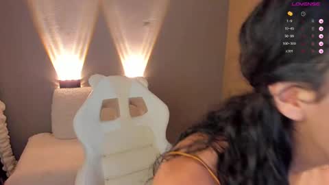 Snapshot of amber_curly chatting on December 2024 07:25:02 PM amber_curly online show from December 2024 07:25:02 PM