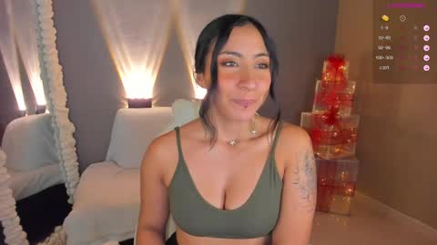 Snapshot of amber_curly chatting on December 2024 10:11:01 PM amber_curly online show from December 2024 10:11:01 PM