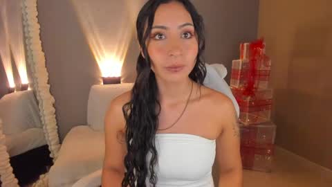 Snapshot of amber_curly chatting on December 2024 06:35:02 PM amber_curly online show from December 2024 06:35:02 PM
