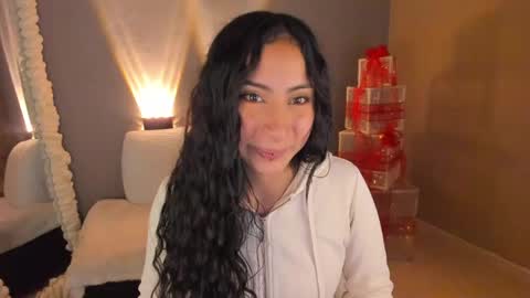 Snapshot of amber_curly chatting on January 2025 07:34:02 PM amber_curly online show from January 2025 07:34:02 PM