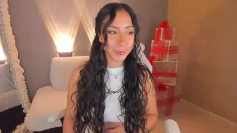 Snapshot of amber_curly chatting on January 2025 04:11:01 PM amber_curly online show from January 2025 04:11:01 PM