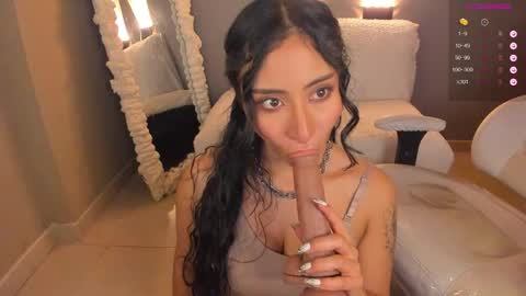 Snapshot of amber_curly chatting on January 2025 07:03:01 PM amber_curly online show from January 2025 07:03:01 PM