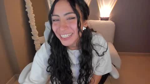 Snapshot of amber_curly chatting on February 2025 08:55:01 PM amber_curly online show from February 2025 08:55:01 PM