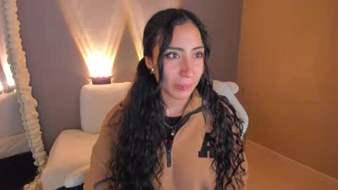 Snapshot of amber_curly chatting on February 2025 10:47:02 PM amber_curly online show from February 2025 10:47:02 PM