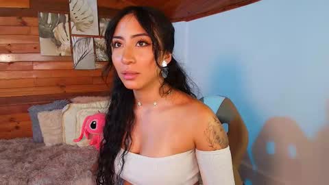 amber_curly online show from October 2025 09:47:02 PM