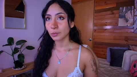 amber_curly online show from April 2026 06:53:02 PM