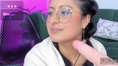 Snapshot of amber_gold113 chatting on December 2024 05:09:01 PM Amber online show from December 2024 05:09:01 PM
